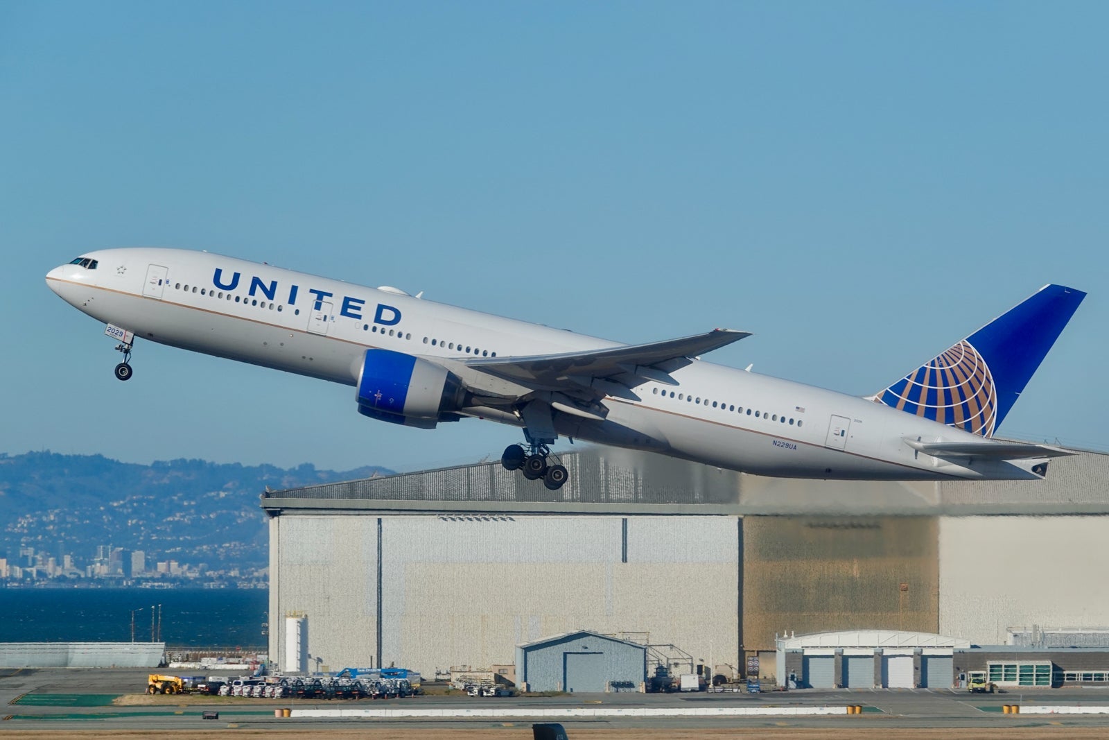 United Boeing 777 San Francisco SFO