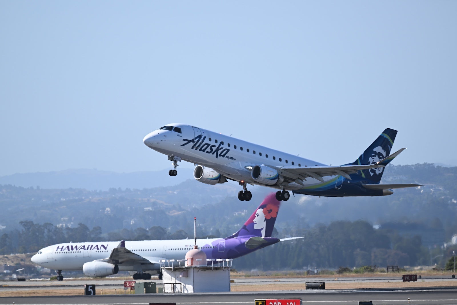 Planes at San Francisco International Airport (SFO)